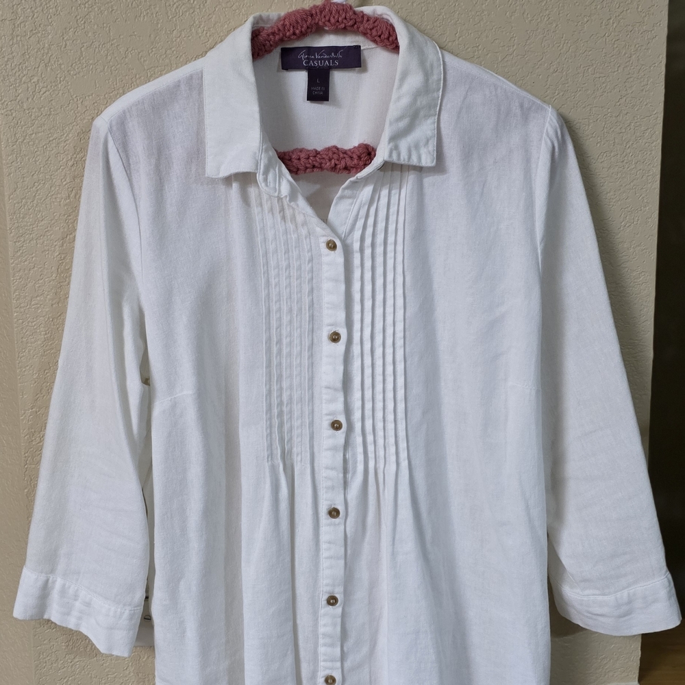 Gloria Vanderbilt Casuals Plum Label with Rose Trim